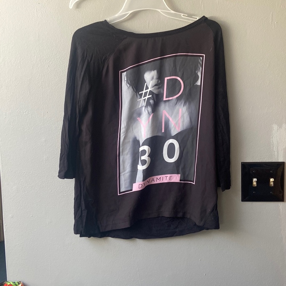 Long soft black shirt with print on front